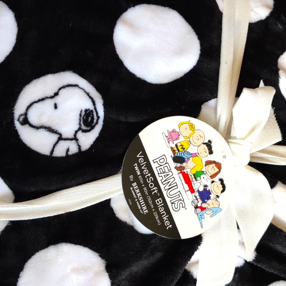 PEANUTS Berkshire Twin Blanket Snoopy Polka Dots NWT
